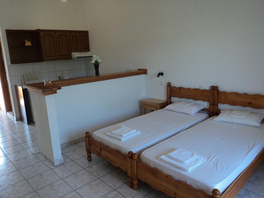 Faethon Aparthotel Karousadhes  Cameră foto