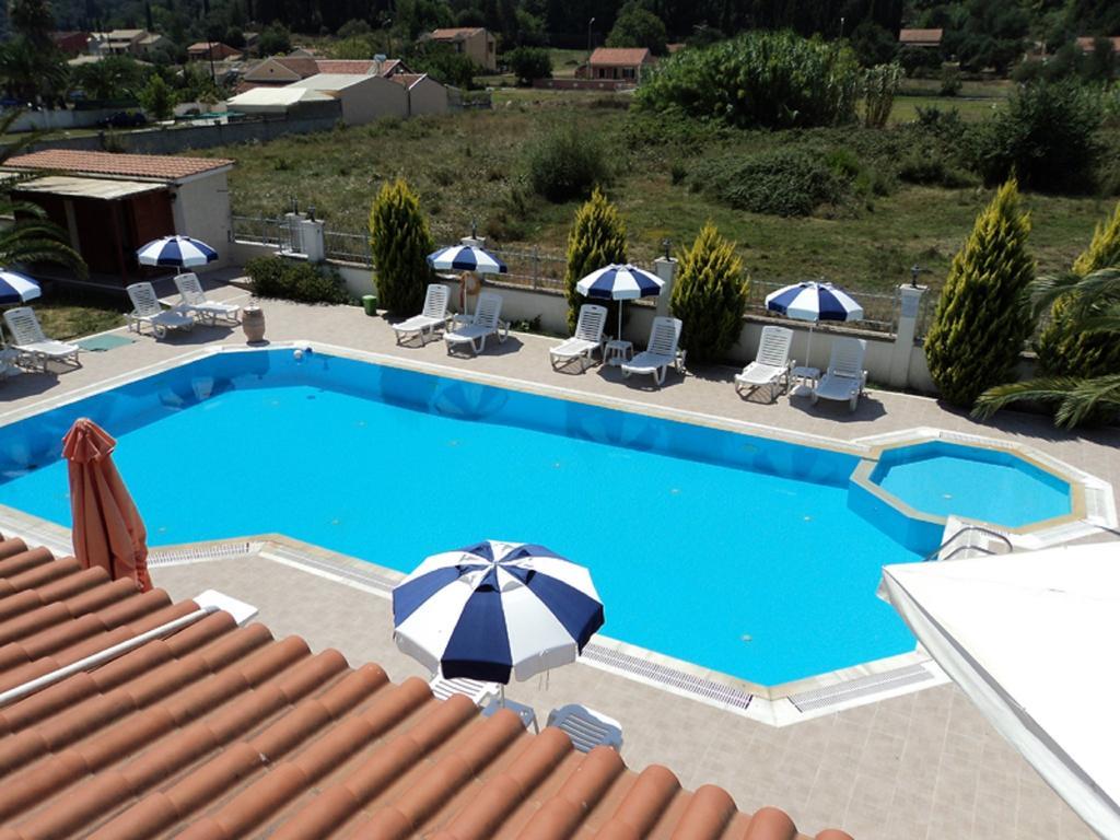 Faethon Aparthotel Karousadhes  Cameră foto