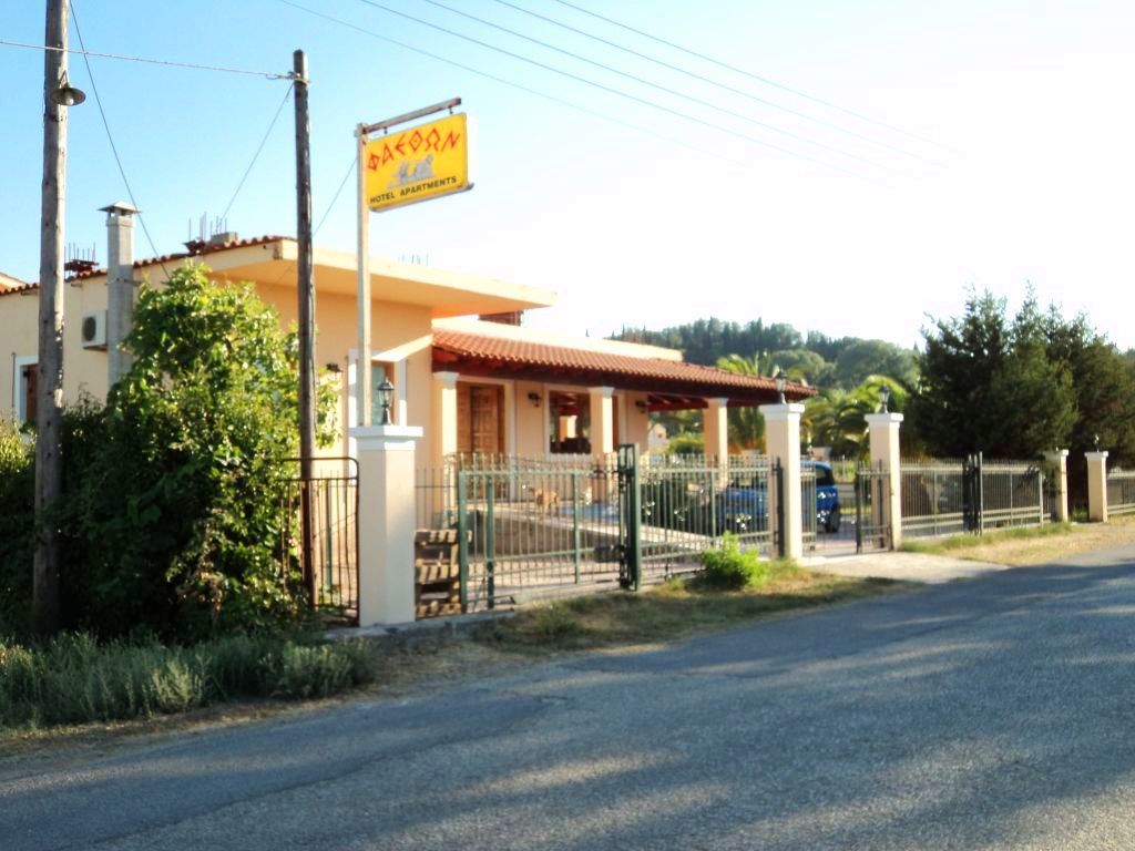 Faethon Aparthotel Karousadhes  Exterior foto
